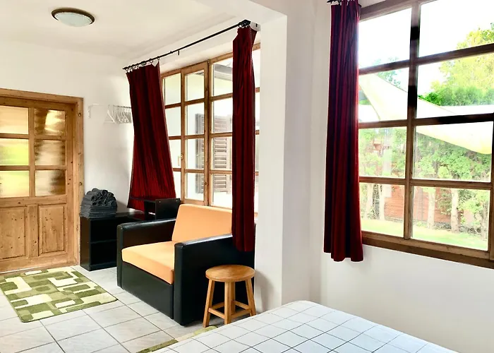 Szarszo Apartment With 3 Rooms And Private Beach, Private Parking