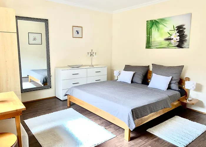 Szarszo Apartment With 3 Rooms And Private Beach, Private Parking
