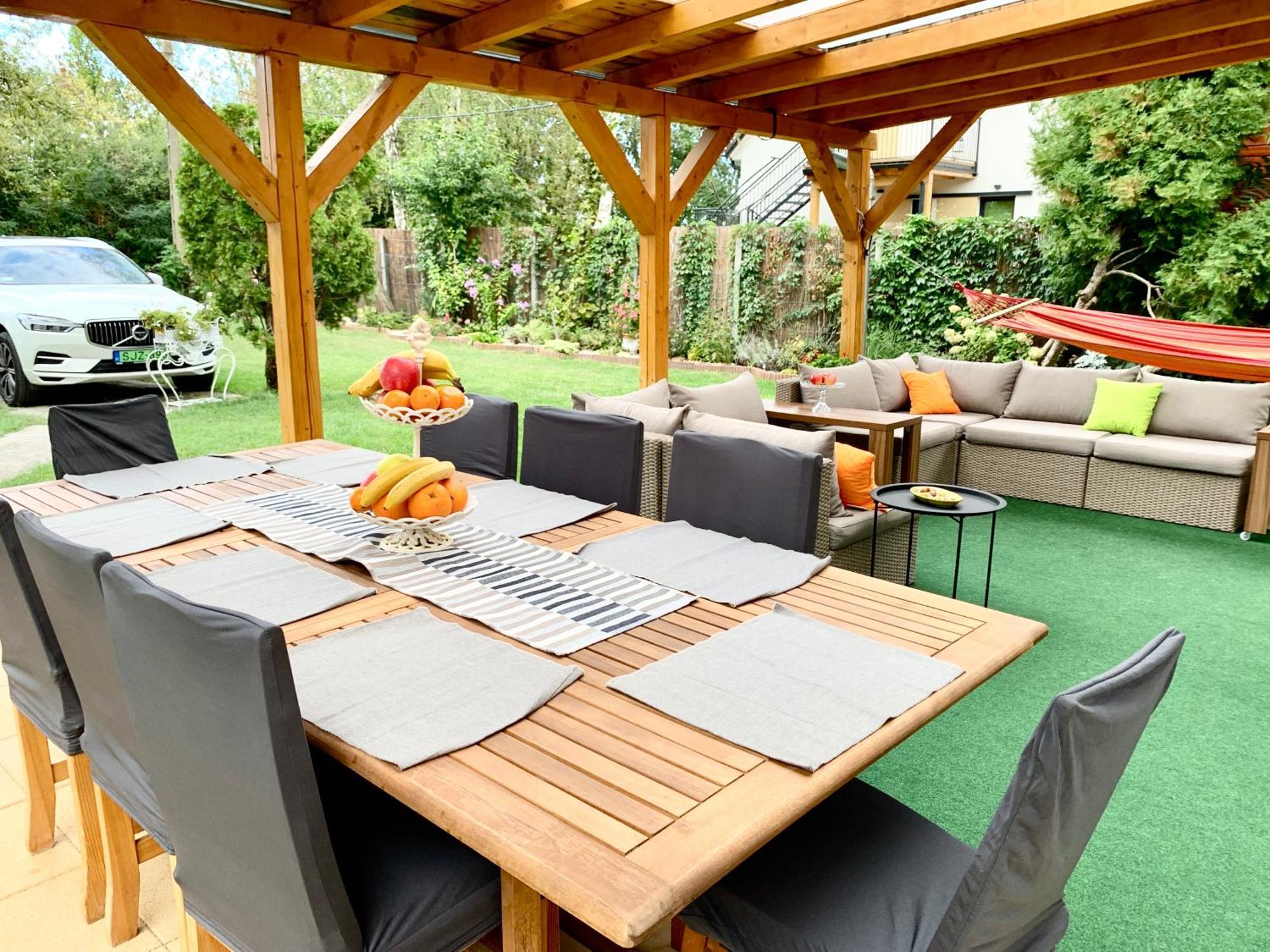 Szarszo With 3 And Private Beach, Private Parking *